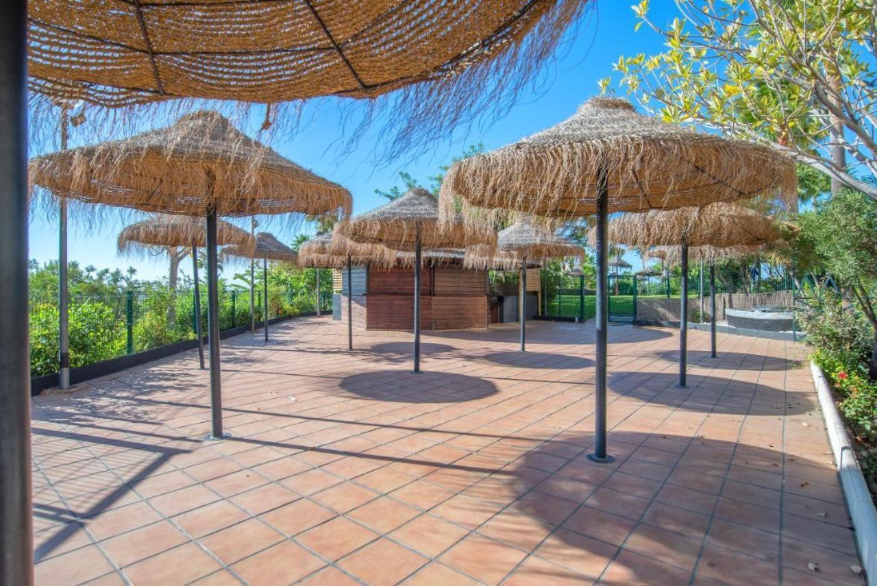 Beach And Pool Holidays At The Grand Coloso 베날마데나코스타 외부 사진